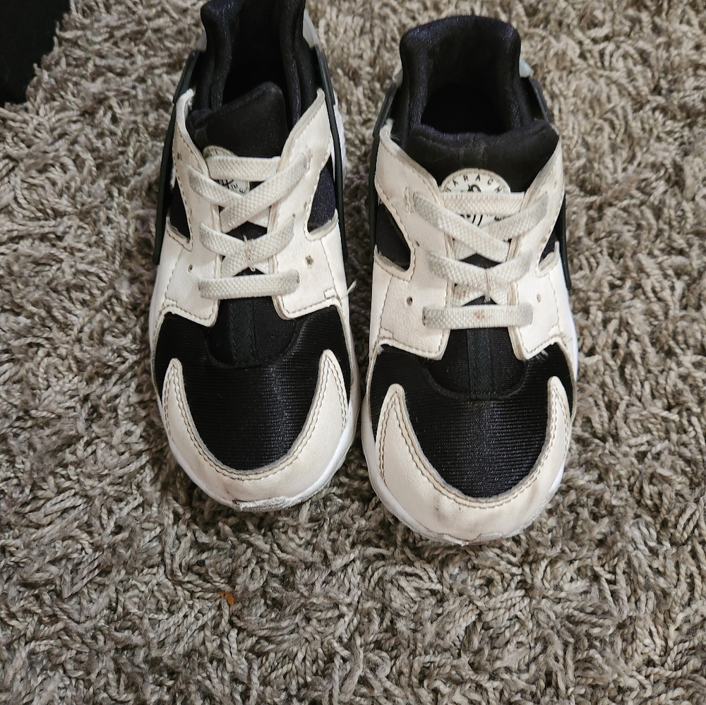Toddler nike shoes